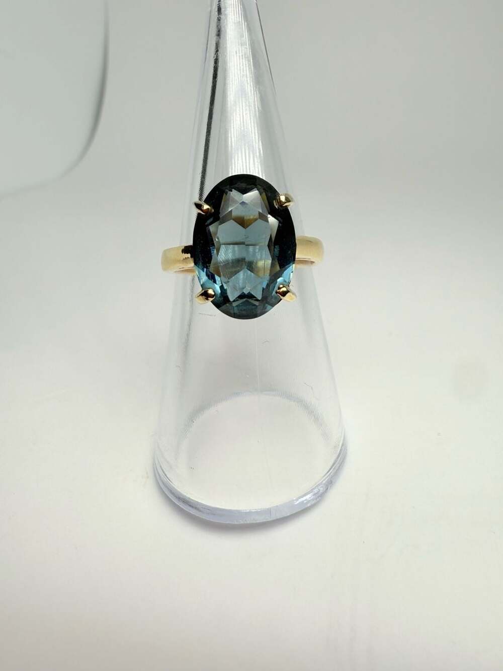 Vintage 18K GE Oval Blue Stone Cocktail Ring